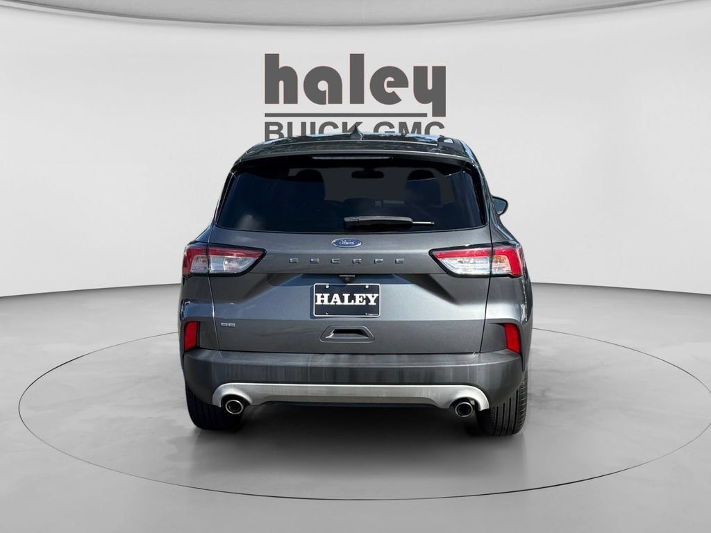 Used 2022 Ford Escape SE FWD image 4