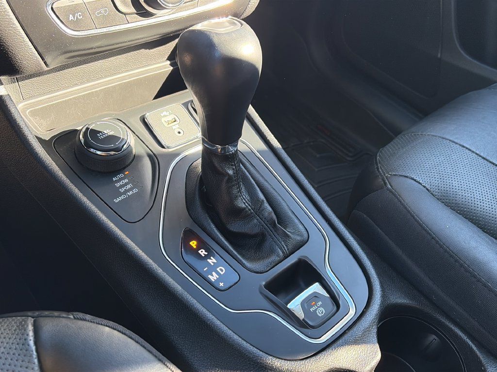 Used 2021 Jeep Cherokee Latitude Lux AWD/4WD image 21