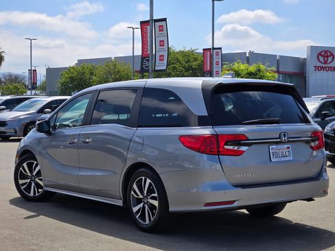 Used 2021 Honda Odyssey Touring image 5