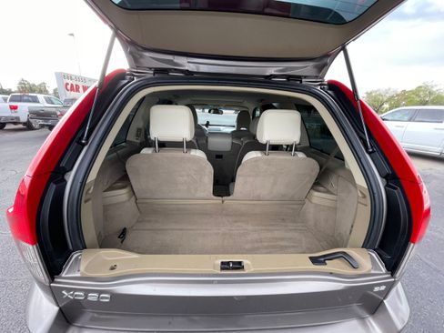 Used 2010 Volvo XC90 3.2 FWD image 17
