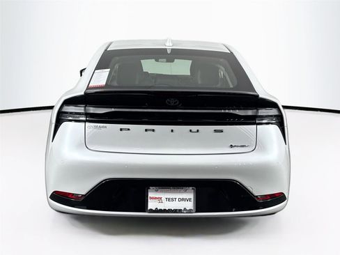 Certified 2025 Toyota Prius XSE image 7