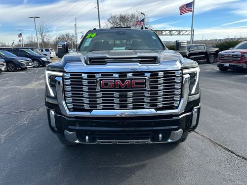 Used 2024 GMC Sierra 2500 Denali w/ Denali Reserve Package image 3