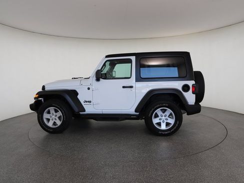 Used 2022 Jeep Wrangler Sport image 7