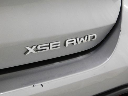 Used 2023 Toyota Highlander XSE image 7