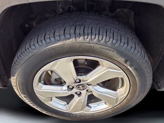 Used 2021 Toyota RAV4 Limited AWD/4WD image 20