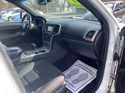 Used 2014 Jeep Grand Cherokee Laredo image 18