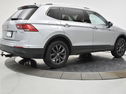 Used 2022 Volkswagen Tiguan SE AWD/4WD image 21