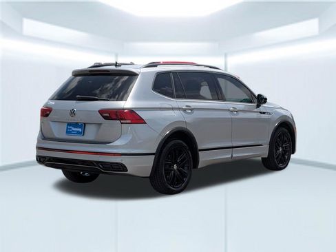 Used 2022 Volkswagen Tiguan SE R-Line FWD image 6