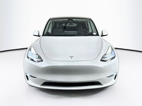 Used 2022 Tesla Model Y Long Range AWD/4WD image 2