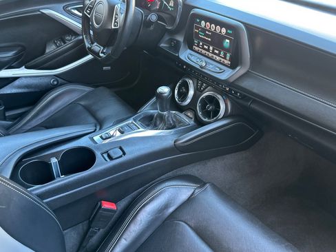 Used 2016 Chevrolet Camaro LT RWD image 18