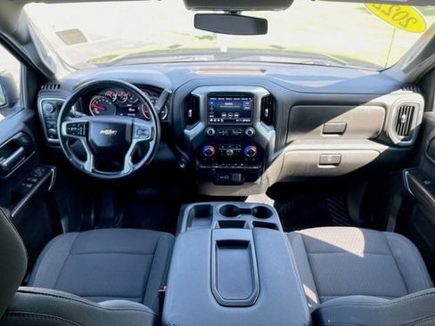 Used 2022 Chevrolet Silverado 1500 LT AWD/4WD image 20