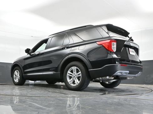 Used 2020 Ford Explorer XLT w/ Equipment Group 202A AWD/4WD image 44
