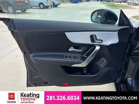 Used 2025 Mercedes-Benz CLA 250 4MATIC image 11