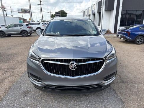 Used 2019 Buick Enclave Essence FWD image 2