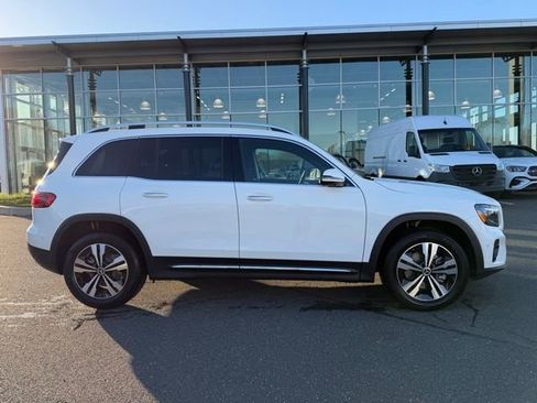 New 2026 Mercedes-Benz GLB 250 4MATIC image 8
