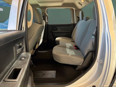 Used 2018 RAM 3500 Tradesman w/ Chrome Appearance Group image 29