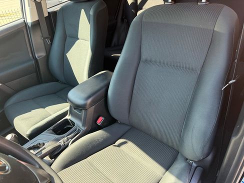 Used 2016 Toyota RAV4 LE image 6