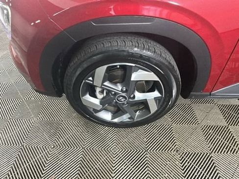 Used 2025 Hyundai Venue SEL FWD image 10