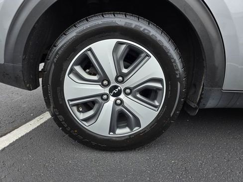Used 2022 Kia Niro LX FWD image 6