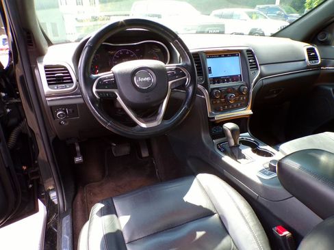 Used 2018 Jeep Grand Cherokee Limited AWD/4WD image 18