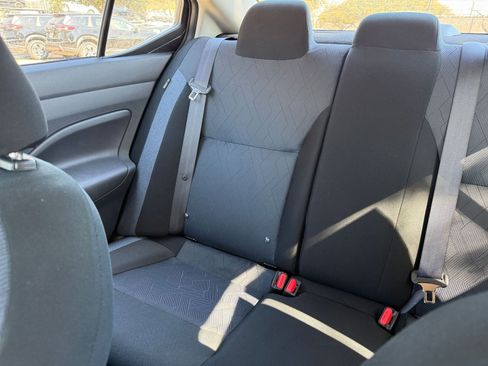 Used 2025 Nissan Versa SV image 39