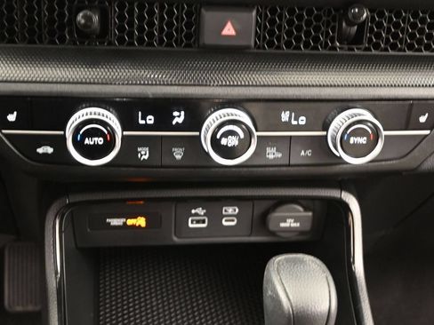 Used 2025 Honda CR-V EX image 15