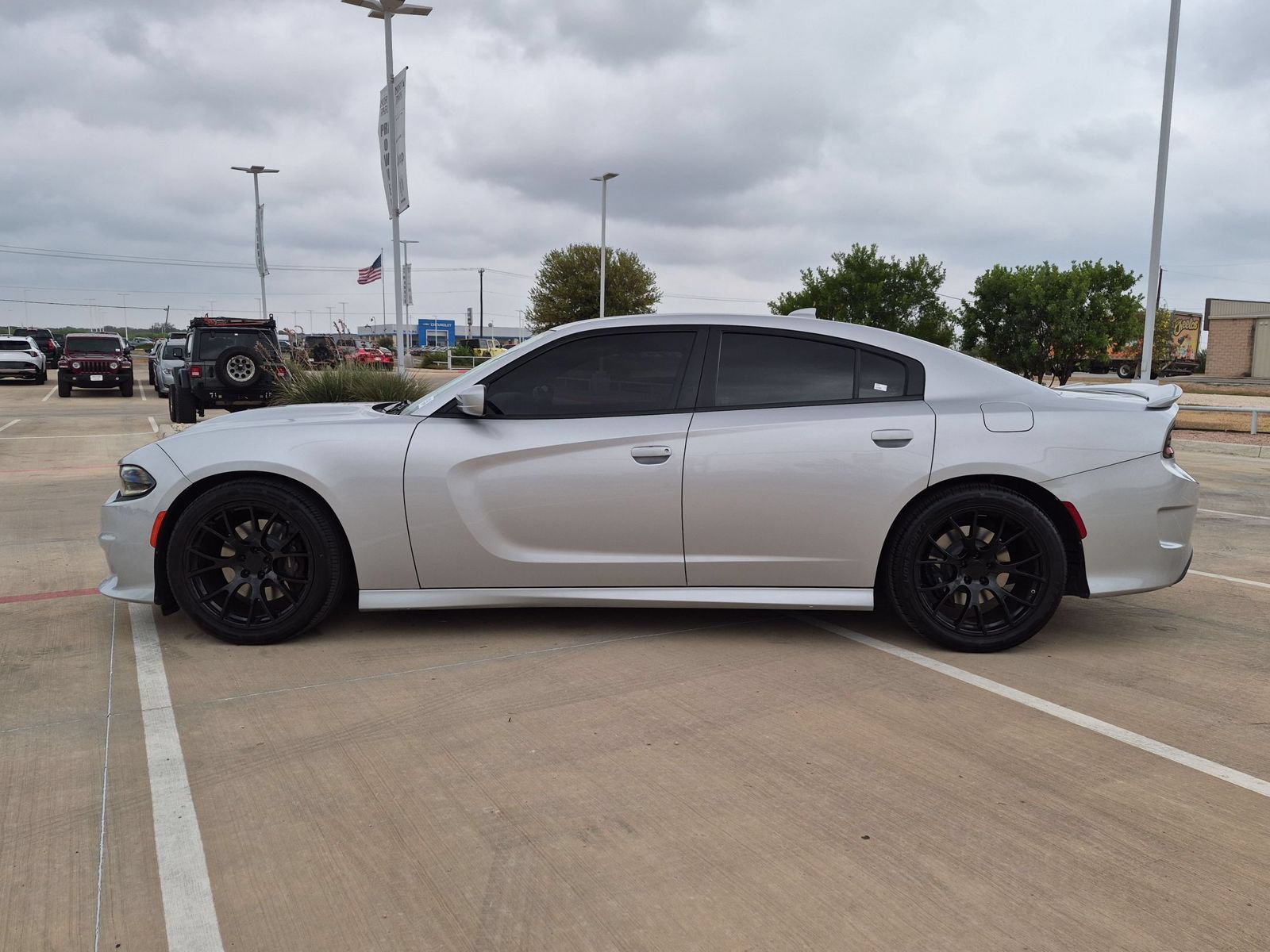 Used 2022 Dodge Charger R/T w/ Performance Handling Group RWD image 6