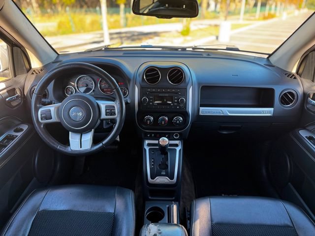 Used 2017 Jeep Compass Latitude FWD image 33
