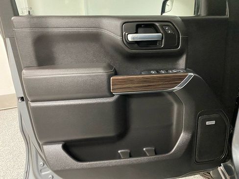 Used 2021 Chevrolet Silverado 1500 LT Trail Boss w/ Convenience Package II image 11