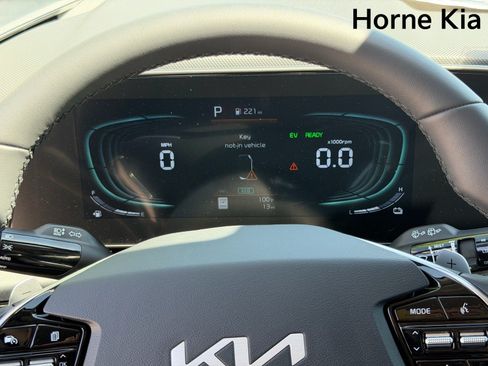 New 2026 Kia Niro EX FWD image 15