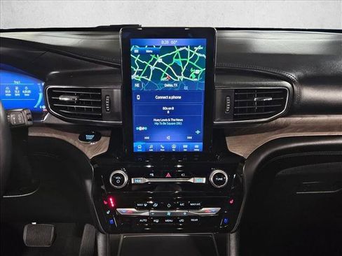 Used 2023 Ford Explorer Platinum w/ Technology Package image 14