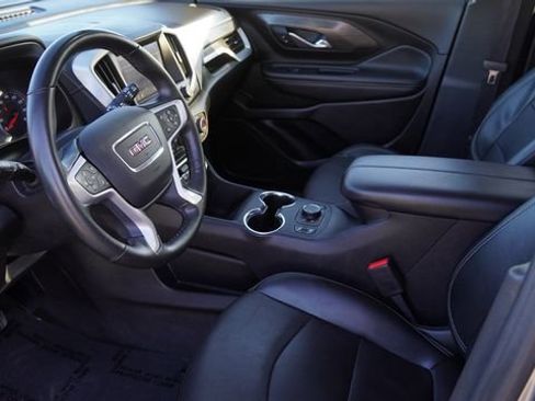 Used 2024 GMC Terrain SLT image 19