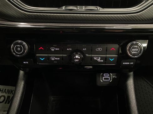 Used 2023 Jeep Compass Altitude w/ Convenience Group AWD/4WD image 25