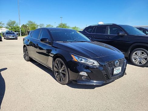 Used 2022 Nissan Altima 2.5 SR w/ Midnight Edition Package FWD image 1