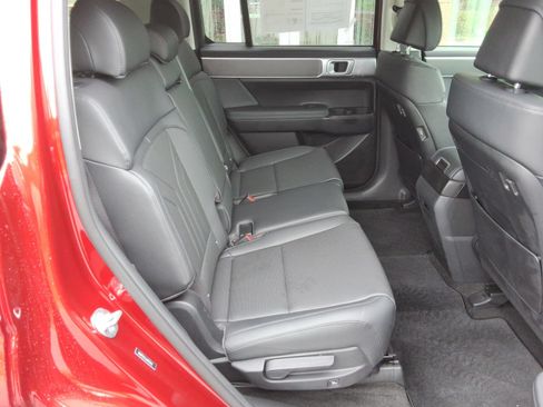 Used 2025 Hyundai Santa Fe SEL FWD image 33