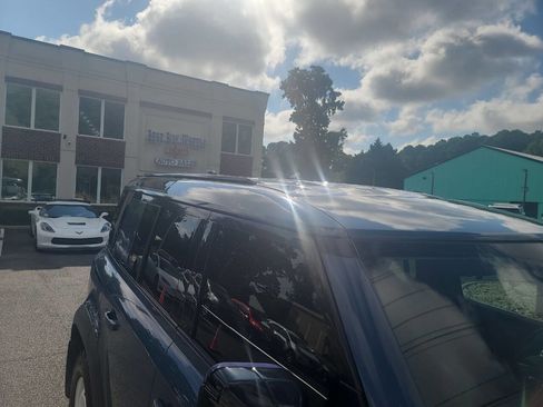 Used 2020 Land Rover Defender 110 image 13