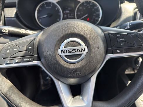 Used 2021 Nissan Versa S FWD image 13