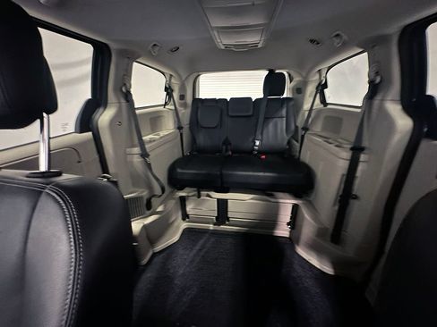 Used 2016 Chrysler Town & Country Touring w/ Driver Convenience Group FWD image 42