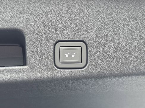 New 2026 Chevrolet Traverse High Country FWD image 13