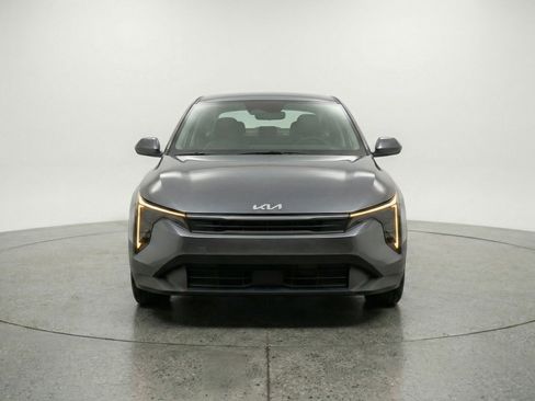 Used 2025 Kia K4 LXS image 2