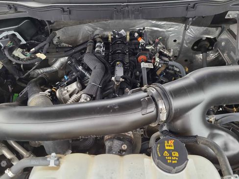 Used 2024 Ford F150 XLT AWD/4WD image 17