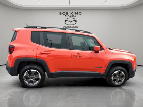 Used 2016 Jeep Renegade Latitude w/ Cold Weather Group image 6