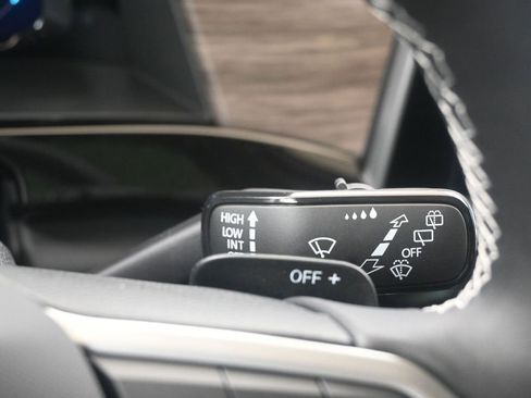 Certified 2025 Volkswagen Atlas SEL image 29