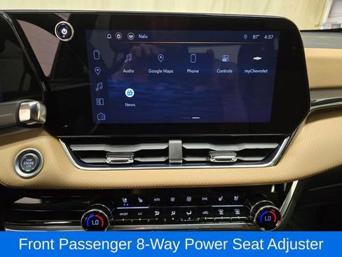 Used 2025 Chevrolet Equinox ACTIV w/ Safety and Technology Package AWD/4WD image 19