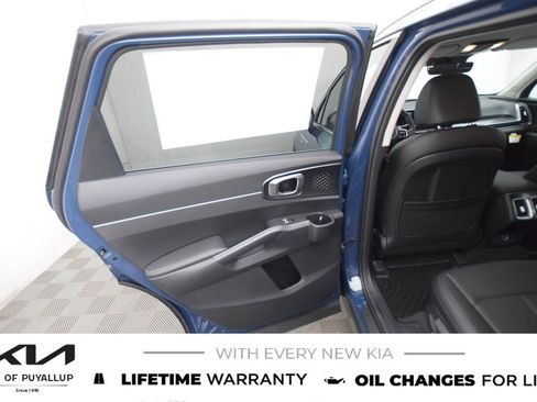 New 2025 Kia Sorento S image 11