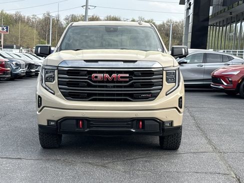 Used 2022 GMC Sierra 1500 AT4 w/ AT4 Premium Package image 9