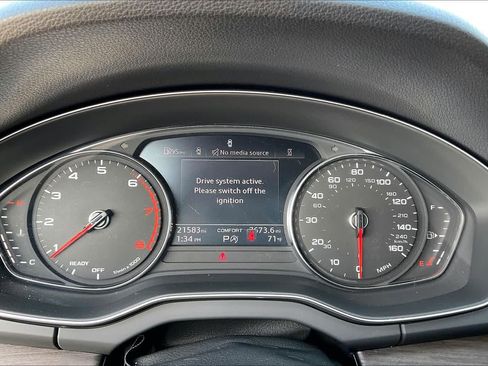 Used 2024 Audi Q5 Premium image 24