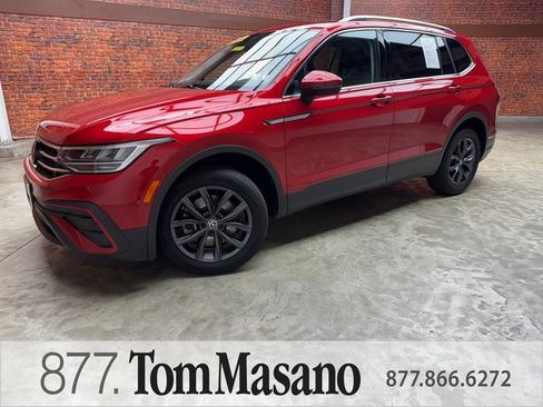 Used 2022 Volkswagen Tiguan SE image 1