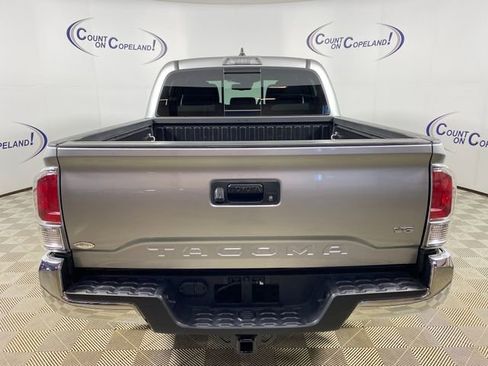 Certified 2023 Toyota Tacoma TRD Off-Road AWD/4WD image 5