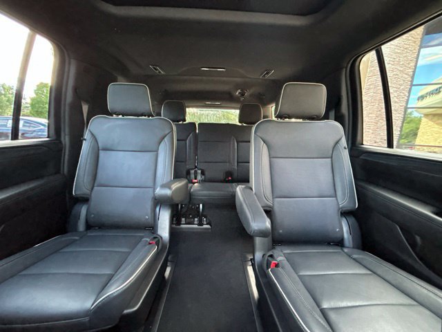 Used 2023 GMC Yukon XL SLT w/ SLT Premium Package AWD/4WD image 30